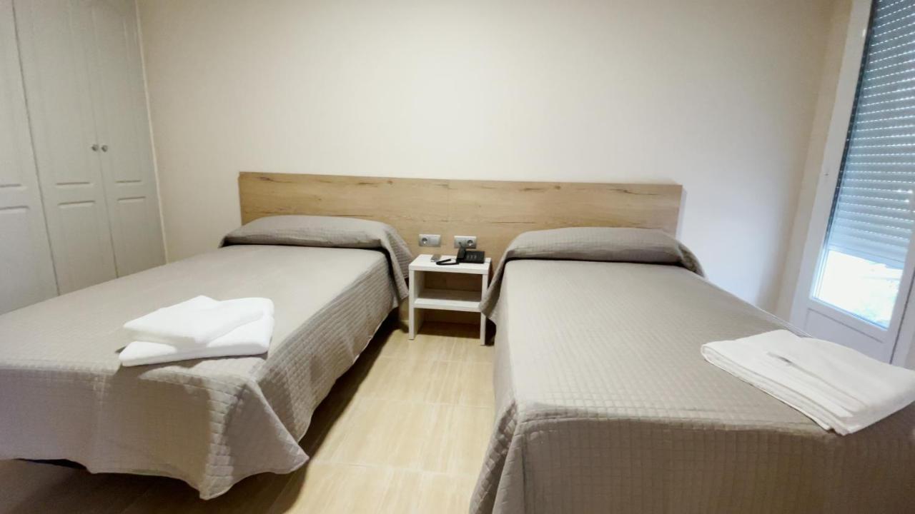 Hostal Restaurante Cuatro Caminos Cubillos del Sil Zewnętrze zdjęcie