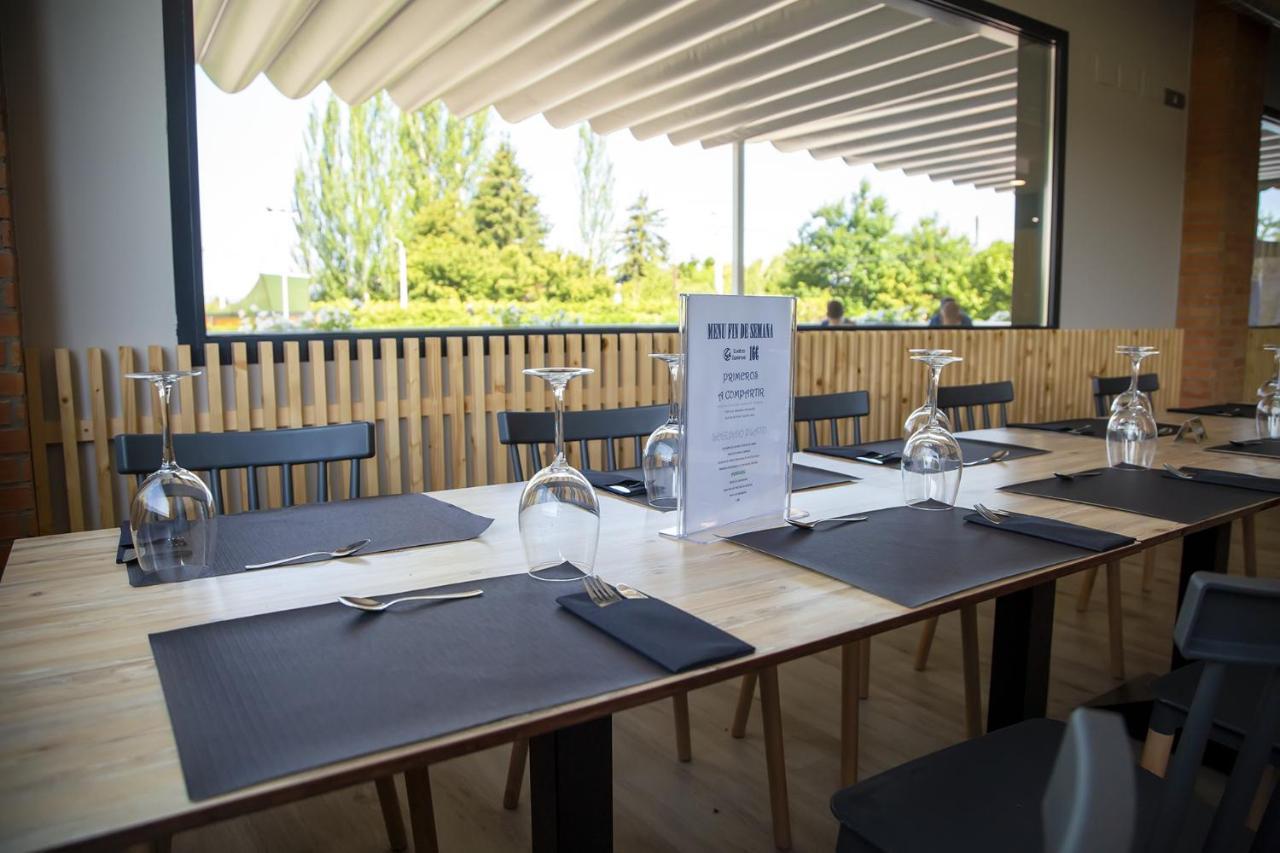 Hostal Restaurante Cuatro Caminos Cubillos del Sil Zewnętrze zdjęcie
